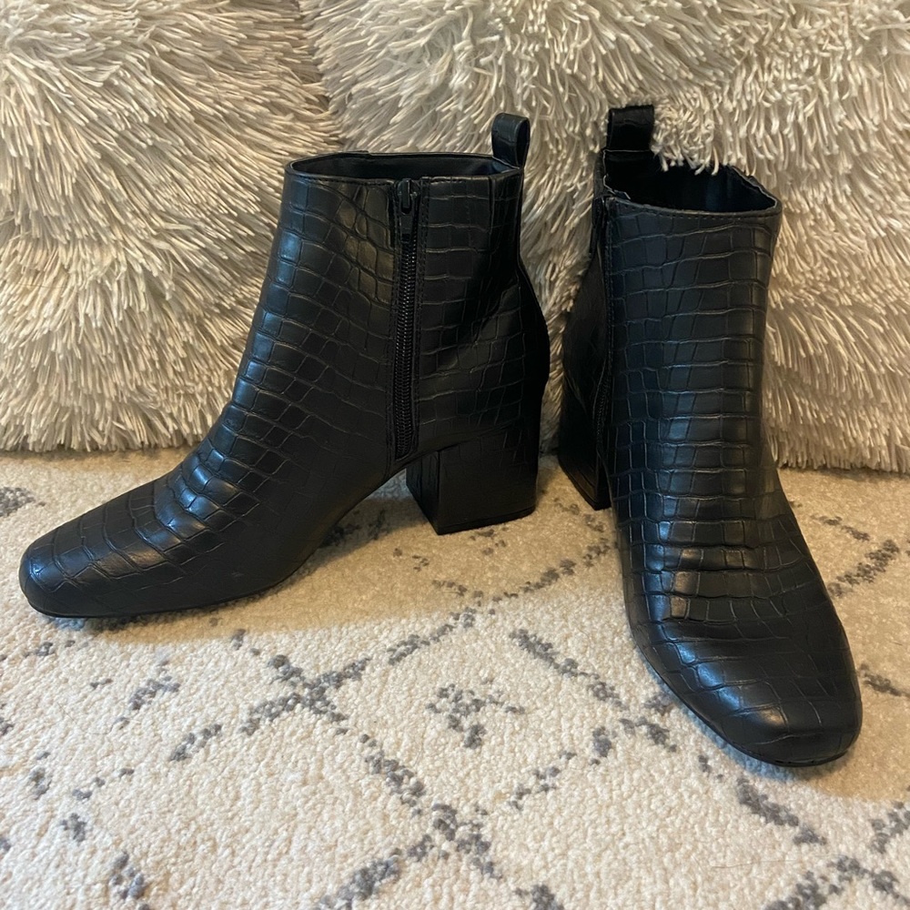 Faux Snake Skin Shoes